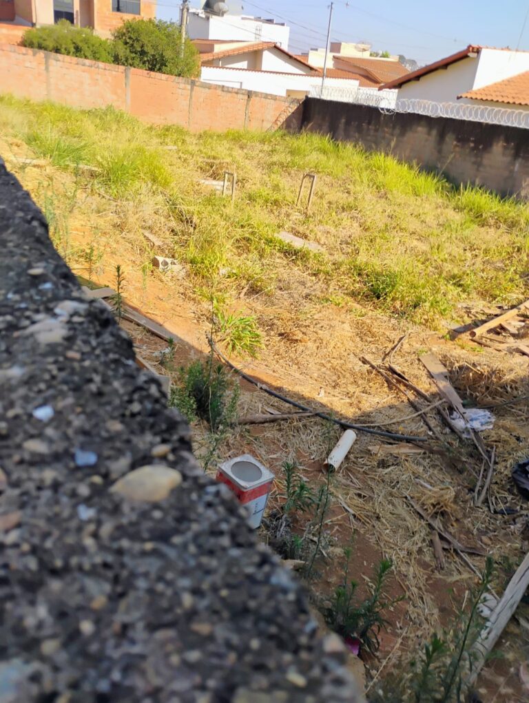 Terreno à venda no bairro Dona Diva em Patrocínio/MG – 100335