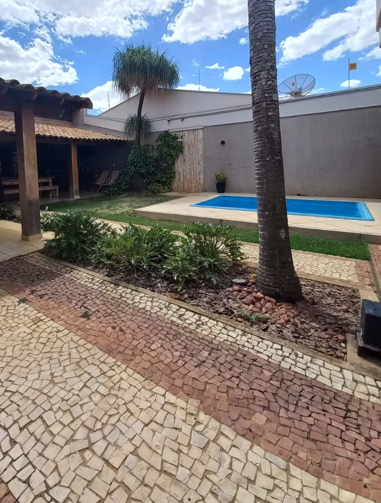 Casa à venda localizada no bairro Nossa Senhora de Fátima em Patrocínio/MG – 100326