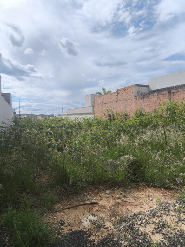 Terreno à venda no bairro Morada Nova em Patrocínio/MG – 100337
