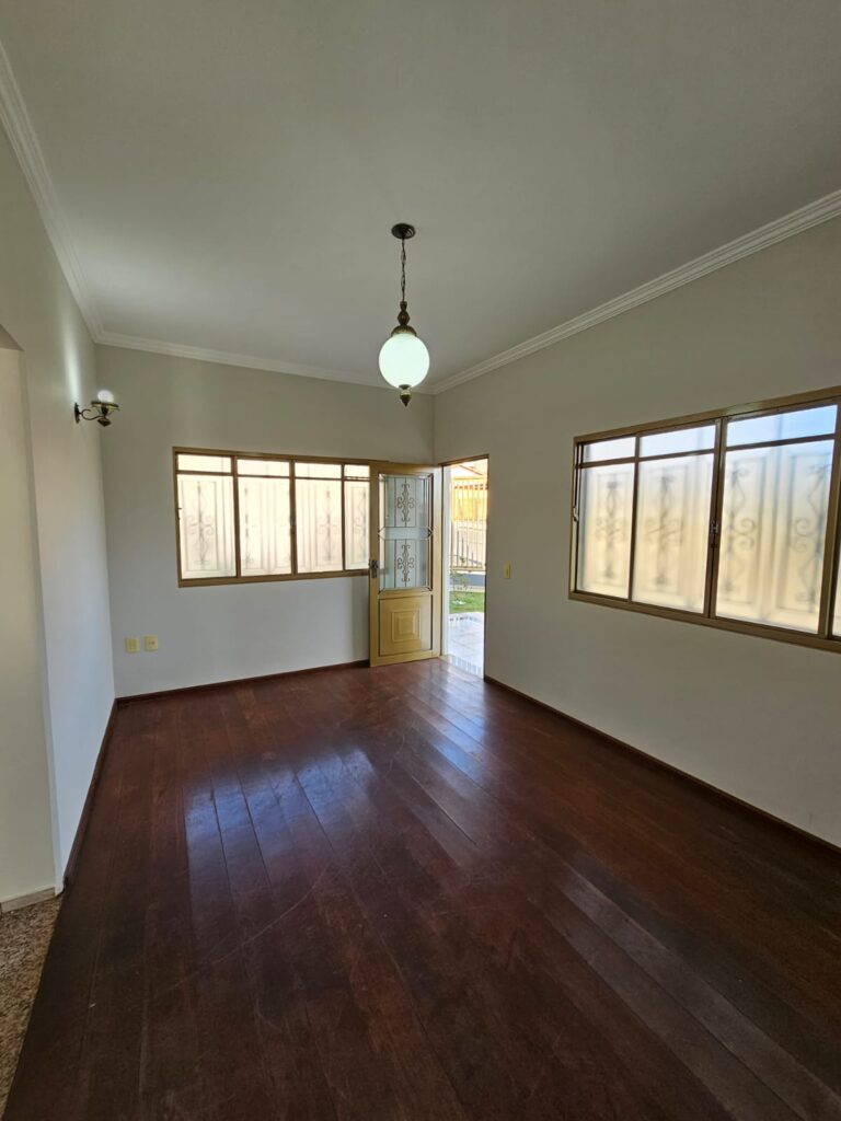 Casa localizada no bairro Centro próximo a Igreja Matriz em Patrocínio/MG – 100250 foto 3