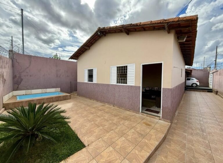 Casa à venda localizada no bairro Marciano Brandão em Patrocínio/MG – 100308