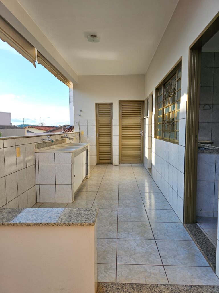 Casa localizada no bairro Centro próximo a Igreja Matriz em Patrocínio/MG – 100250 foto 8