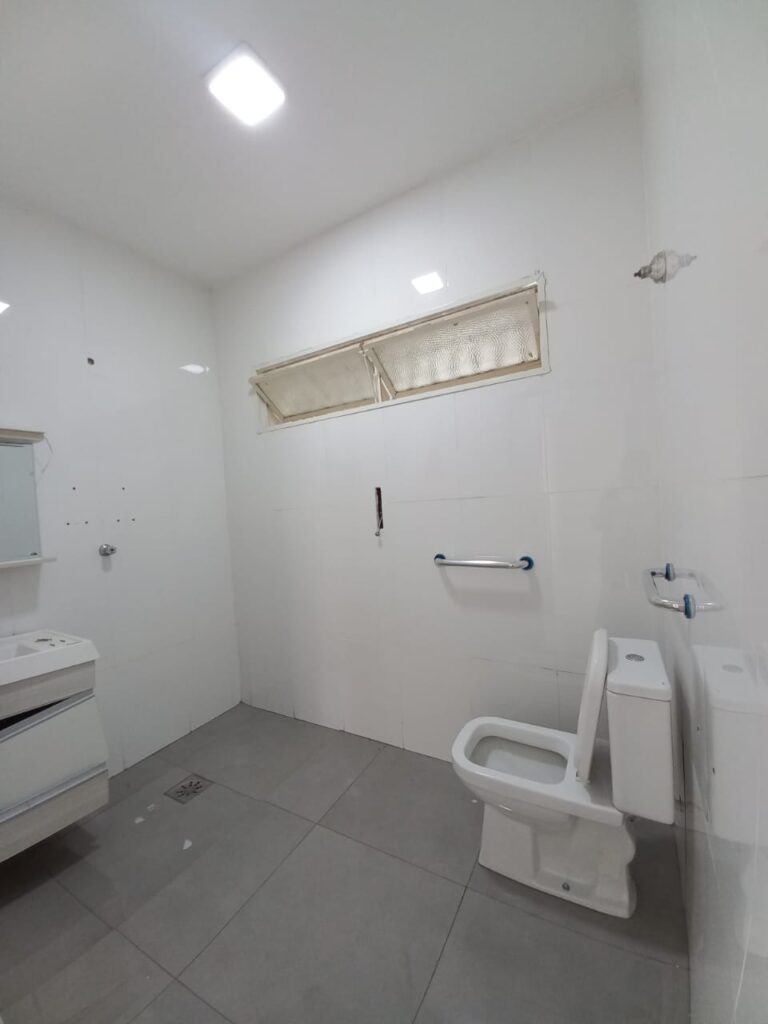 Casa Comercial localizada no bairro Centro em Patrocínio/MG – 100206 foto 9