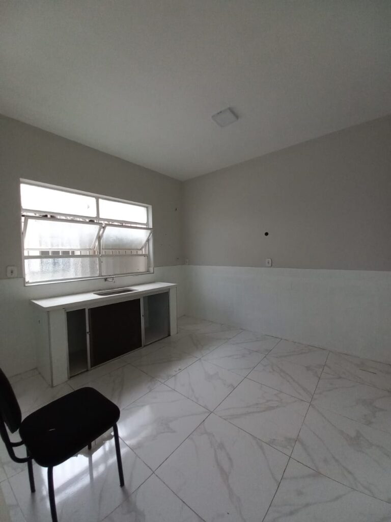 Casa Comercial localizada no bairro Centro em Patrocínio/MG – 100206 foto 12