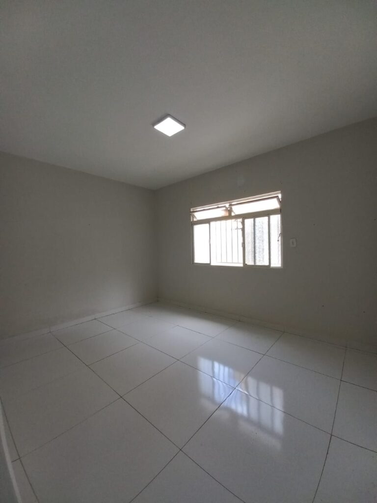 Casa Comercial localizada no bairro Centro em Patrocínio/MG – 100206 foto 10