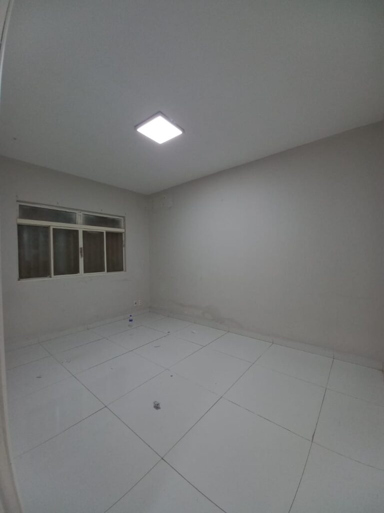 Casa Comercial localizada no bairro Centro em Patrocínio/MG – 100206 foto 11