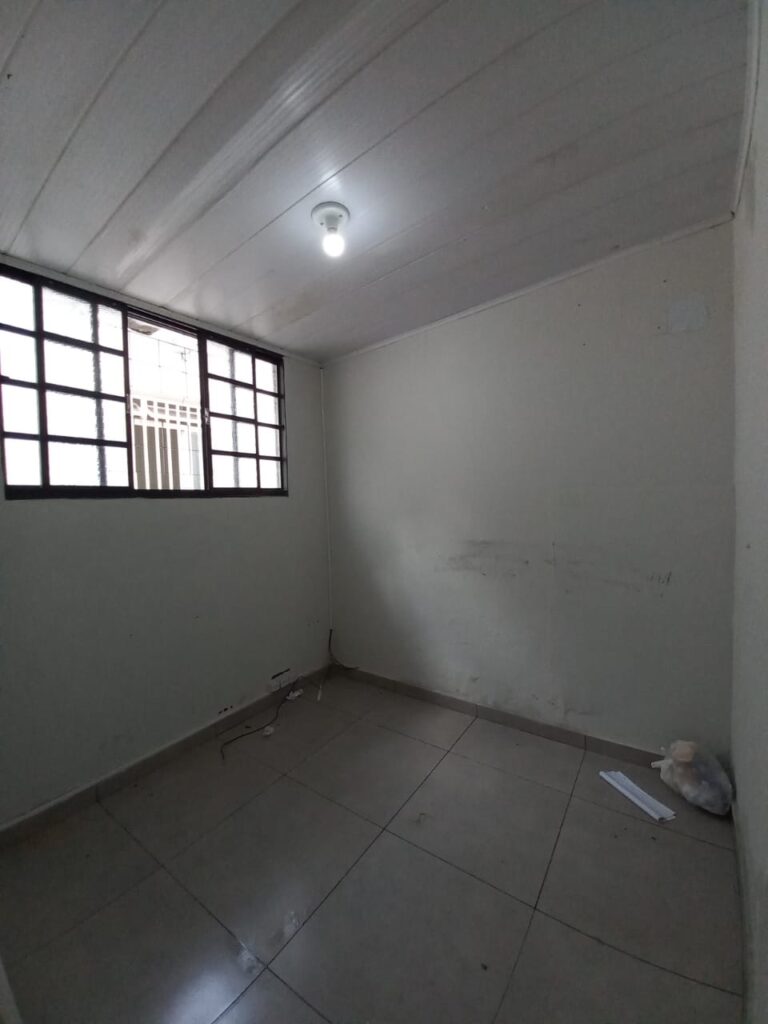 Casa Comercial localizada no bairro Centro em Patrocínio/MG – 100206 foto 13