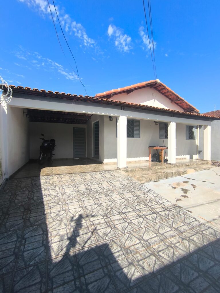 Casa à venda localizado no bairro Santa Terezinha em Patrocínio/MG – 10010