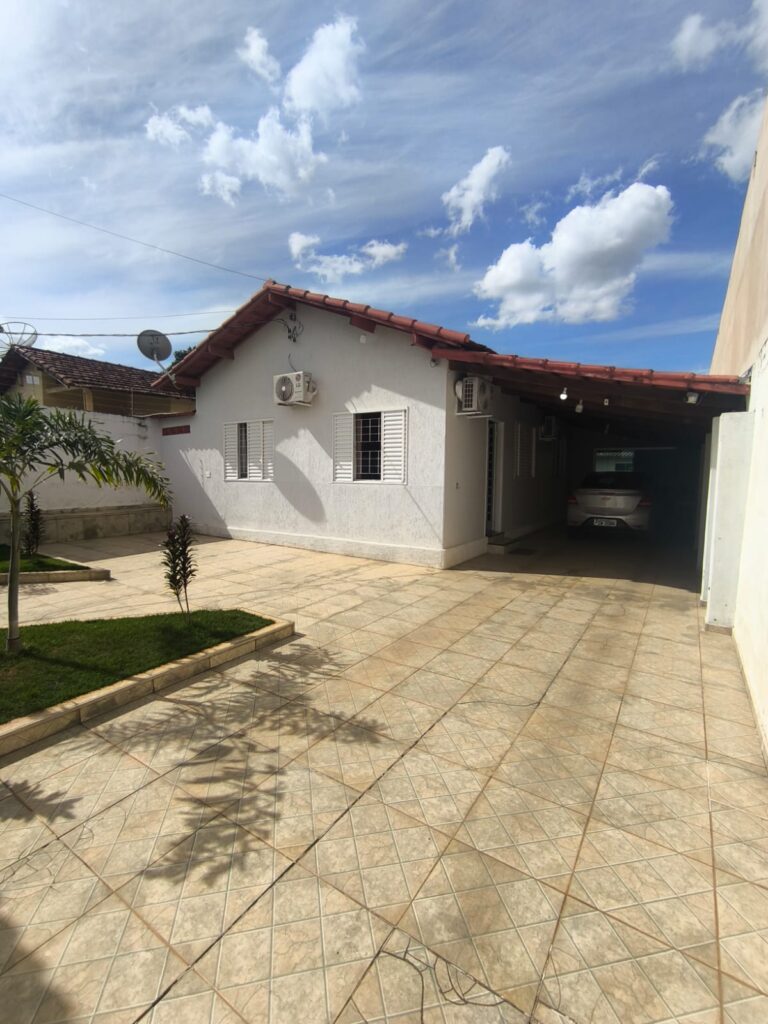 Casa à venda localizado no bairro Santa Terezinha em Patrocínio/MG – 10038